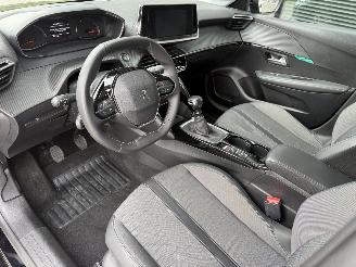 Peugeot 208 1.2 PureTech 101PK Allure picture 17