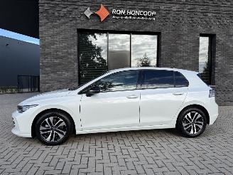 Schadeauto Volkswagen Golf NEW! 1.5 eTSI 150PK DSG7 Energy 2026/8