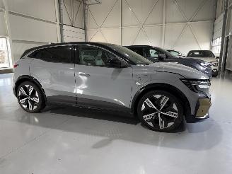 Damaged car Renault Mégane E-Tech EV60 Optimum Charge 220 ICONIC FULL OPTIONS! 2022/9