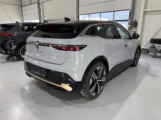 Renault Mégane E-Tech EV60 Optimum Charge 220 ICONIC FULL OPTIONS! picture 4
