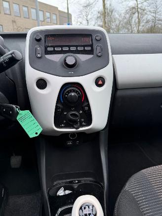 Peugeot 108 Cabrio top picture 9