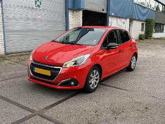 Schadeauto Peugeot 208 1.2 Blue Lease 2017 Navi Airco 5DRS 2017/8