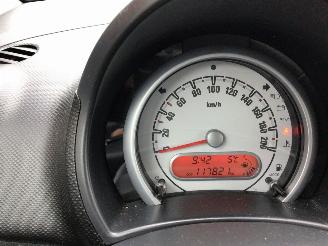 Opel Agila Agila 1.2 edition met zeer lichte schade picture 11