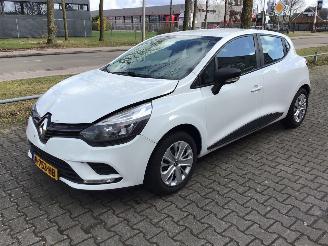 Avarii autoturisme Renault Clio 1.5 DCI ecoleader life met zeer lichte schade 2017/8