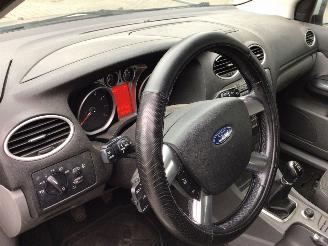 Ford Focus 1.8 limited Edison met zeer lichte schade picture 10