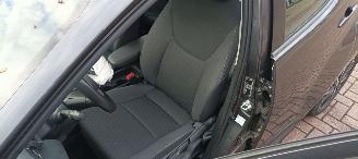 Toyota Yaris 1.5-Hybrid Full-Led Navi Climatecontrol CruiseControl Stoelverwarming Lichtautomaat Achteruitrijcamera Keyless entry armsteun picture 13