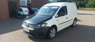 krockskadad bil auto Volkswagen Caddy Bj: 2-2016 2.0-TDI Facelift TÜV+Timingbelt new 11-2025 2016/2