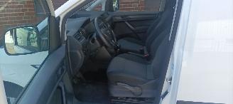 Volkswagen Caddy Bj:02-2016 Lkw Facelift model 2.0 TDI DPF 75pk Airconditioning Elektrische ramen Elektrische-spiegels met verwarming Centrale vergrendeling met afstandsbediening Start-Stop systeem Tussenwand met glas achteruitrijspiegel Radio met usb schuifdeur Rechts la picture 11