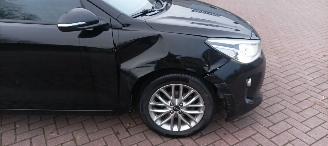 Kia Rio 1.4-DOHC Automatik Navi Climatecontrol Stoelverwarming Lichtautomaat Regensensor Led-Koplampen 4xelek ramen Elektrische-spiegels met verwarming Privacyglas Achteruitrijcamera Mistlampen 16-inch Kia velgen picture 14