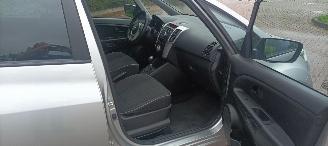 Kia Venga Bj:08-2013 137000km 1.6-Dohc Automatik Climatecontrol Stoelverwarming Keyless entry armsteun voor Elektrische ramen Elektrische-spiegels met parkeerstand Trekhaak Parkeersensoren mistlampen 16 inch velgen picture 14