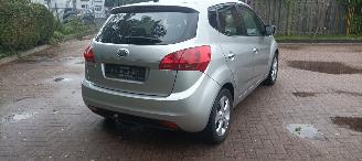 Kia Venga Bj:08-2013 137000km 1.6-Dohc Automatik Climatecontrol Stoelverwarming Keyless entry armsteun voor Elektrische ramen Elektrische-spiegels met parkeerstand Trekhaak Parkeersensoren mistlampen 16 inch velgen picture 4