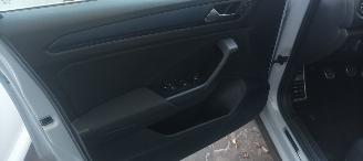 Volkswagen T-Roc Bj:04-2021  1.5-TSI United uitvoering met R-line Full-Led koplampen Led achterlichten Navigatie Stoelverwarming CruiseControl Led binnenkant Metallic lak picture 21