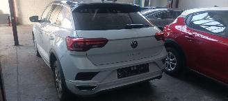 Volkswagen T-Roc Bj:04-2021  1.5-TSI United uitvoering met R-line Full-Led koplampen Led achterlichten Navigatie Stoelverwarming CruiseControl Led binnenkant Metallic lak picture 3