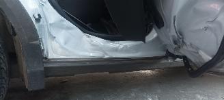 Volkswagen T-Roc Bj:04-2021  1.5-TSI United uitvoering met R-line Full-Led koplampen Led achterlichten Navigatie Stoelverwarming CruiseControl Led binnenkant Metallic lak picture 13