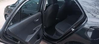 Kia Rio Dream-Team 1.4 Benzine Automaat Navigatie Climatecontrol Stoelverwarming Lichtautomaat Privacyglas Stuurwiel met verwarming Achteruitrijcamera picture 15