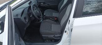 Toyota Yaris 1.5 Benzine 112pk Airconditioning Stoelverwarming Lichtautomaat Multi color Display met Achteruitrijcamera picture 15