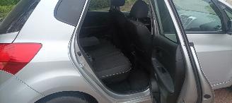 Kia Venga Dream-Team 1.6 Benzine Automaat Keyless entry Climatecontrol Stoelverwarming Lichtautomaat Privacyglas Parkeersensoren achter Trekhaak Mistlampen 16-inch Lichtmetalen velgen picture 13