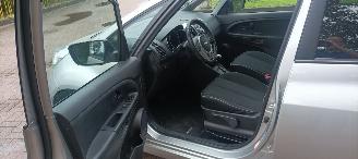 Kia Venga Dream-Team 1.6 Benzine Automaat Keyless entry Climatecontrol Stoelverwarming Lichtautomaat Privacyglas Parkeersensoren achter Trekhaak Mistlampen 16-inch Lichtmetalen velgen picture 9