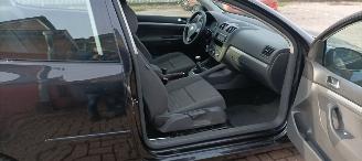 Volkswagen Golf Tour Edition 1.4 Benzine Climatecontrol CruiseControl Leren-Stuurwiel armsteun elek-ramen elektrische Spiegel met verwarming Centrale vergrendeling met afstandsbediening mistlampen Parkeersensoren achter afneembare trekhaak Metallic picture 13