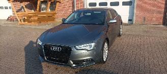 skadebil auto Audi A5 Bj: 2-2016 2.0TDI Automatik Navi Xenon Climatecontrol CruiseControl Stoelverwarming Lichtautomaat Regensensor Trekhaak Parkeersensoren 18-inch Audi velgen 2016/2