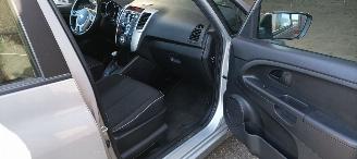 Kia Venga Bj: 8-2013 1.6 Automatik Climatecontrol Keyless-entry Stoelverwarming Lichtautomaat Privacyglas leren stuurwiel armsteun voor en achter Trekhaak Parkeersensoren mistlampen 16 inch velgen picture 14