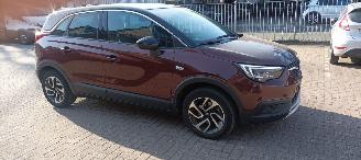 Damaged car Opel Crossland Bj: 4-2018 1.2-T Automatik Navi Full-Led Half leder bekleding Stoelverwarming stuurwiel met verwarming Voorruit elektrisch verwarmd Lichtautomaat Drivelane assistent regensensor 4xelek ramen Elektrische-spiegels met verwarming inklapbare buitenspiegels Pa 2018/4