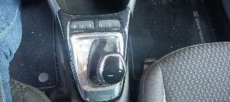 Opel Crossland Bj: 4-2018 1.2-T Automatik Navi Full-Led Half leder bekleding Stoelverwarming stuurwiel met verwarming Voorruit elektrisch verwarmd Lichtautomaat Drivelane assistent regensensor 4xelek ramen Elektrische-spiegels met verwarming inklapbare buitenspiegels Pa picture 22