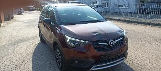 Vaurioauto  passenger cars Opel Crossland  2018/4