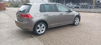 Volkswagen Golf Bj:12-2013 1.2-TSI 105pk Comfortline Climatecontrol CruiseControl Stoelverwarming Lichtautomaat Privacyglas Radio met Infotainment systeem Automatische dimmende binnenspiegel 4xElektrische ramen Elektrische-spiegels met parkeerstand Regensensor Lichtautom picture 4