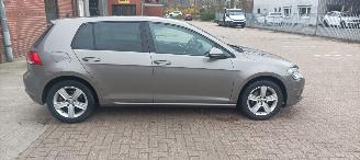 Volkswagen Golf Bj:12-2013 1.2-TSI 105pk Comfortline Climatecontrol CruiseControl Stoelverwarming Lichtautomaat Privacyglas Radio met Infotainment systeem Automatische dimmende binnenspiegel 4xElektrische ramen Elektrische-spiegels met parkeerstand Regensensor Lichtautom picture 3