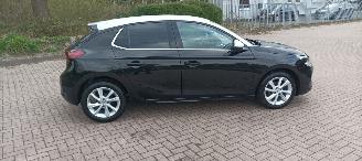 Opel Corsa 1.2 Elegance Full-Led Digitale cockpit Climatecontrol CruiseControl Stoelverwarming stuurwiel met verwarming Achteruitrijcamera parkeersensoren Blindspot Privacyglas Led Mistlampen 16-inch Opel velgen Apple CarPlay Android regensensor Dimmende binnenspieg picture 8