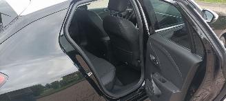 Opel Corsa 1.2 Elegance Full-Led Digitale cockpit Climatecontrol CruiseControl Stoelverwarming stuurwiel met verwarming Achteruitrijcamera parkeersensoren Blindspot Privacyglas Led Mistlampen 16-inch Opel velgen Apple CarPlay Android regensensor Dimmende binnenspieg picture 26