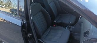 Volkswagen Polo 1.4-TDI Climatecontrol Stoelverwarming Regensensor Frontbrake assist Radio Touchscreen Display usb Elektrische ramen Elektrische-spiegels met verwarming Centrale vergrendeling met afstandsbediening Start-Stop systeem abs esp metallic lak picture 18