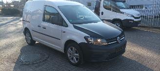 krockskadad bil bedrijf Volkswagen Caddy facelift 2.0-TDI Airconditioning Elektrische ramen Elektrische-spiegels met verwarming Centrale vergrendeling met afstandsbediening Start-Stop systeem achteruitkijk spiegel Tussenwand met glas abs esp Start-Stop systeem 16-inch Vw velgen 2016/2