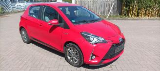 Coche accidentado Toyota Yaris Bj:07-2017 Facelift 1.5-Hybrid Climatecontrol Regensensor Multicolor display Achteruitrijcamera Mistlampen Toyota Lichtmetalen velgen 1e Eigenaar! 2017/7
