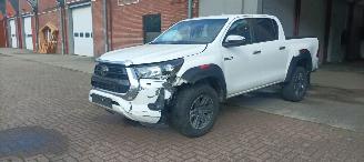 krockskadad bil auto Toyota Hilux 2.8D  204pk Automatik 4x4 Double Cab Climatecontrol CruiseControl Comfort 2024/2