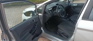 Ford Fiesta 1.5-TDCI airco Stoelverwarming leren stuurwiel led verlichting elektrische inklapbare buitenspiegels met verwarming Centrale vergrendeling met afstandsbediening Parkeersensoren voor en achter picture 17