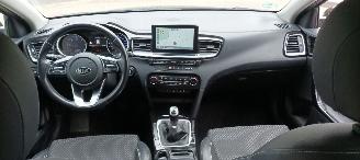 Kia Ceed 1.6-CRDI 136pk Navigatie Leder Sportstoelen Memory Full-Led koplampen Led achterlichten Climatecontrol CruiseControl Stoelverwarming Lichtautomaat Regensensor Drivelane assistent jbl Sound system blindspot Elektrische achterklep Achteruitrijcamera picture 27