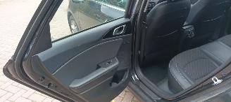 Kia Ceed 1.6-CRDI 136pk Navigatie Leder Sportstoelen Memory Full-Led koplampen Led achterlichten Climatecontrol CruiseControl Stoelverwarming Lichtautomaat Regensensor Drivelane assistent jbl Sound system blindspot Elektrische achterklep Achteruitrijcamera picture 19