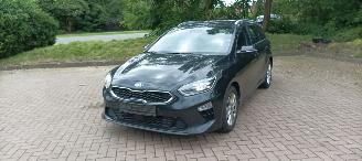Kia Ceed 1.6-CRDI 136pk Navigatie Leder Sportstoelen Memory Full-Led koplampen Led achterlichten Climatecontrol CruiseControl Stoelverwarming Lichtautomaat Regensensor Drivelane assistent jbl Sound system blindspot Elektrische achterklep Achteruitrijcamera picture 5