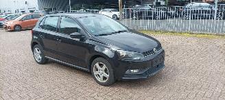 Volkswagen Polo 1.4 TDI DPF Euro6 Climatecontrol frontradar Regensensor leren stuurwiel mistlampen Elektrische ramen Elektrische-spiegels met verwarming Centrale vergrendeling met afstandsbediening Start-Stop systeem 15-inch velgen picture 11