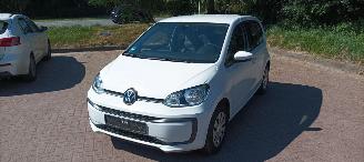 Avarii autoturisme Volkswagen Up! Bj:09-2021 Move Uitvoering 1.0mpi Airconditioning Led verlichting Dab Radio Achteruitrijcamera Cruisecontrol Bordcomputer Drivelane assistent Start-Stop systeem Parkeersensoren achter 2021/9