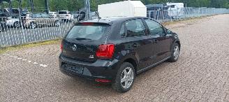 Volkswagen Polo 1.4 TDI DPF Euro6 Climatecontrol Frontradar-Remasist Stoelverwarming Regensensor leren stuurwiel mistlampen Elektrische ramen Elektrische-spiegels met verwarming Centrale vergrendeling met afstandsbediening Start-Stop systeem Radio usb 15 inch Velgen picture 7