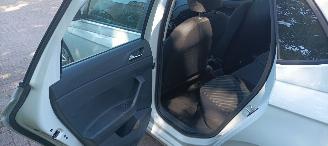 Volkswagen Polo 1.0-mpi 80pk Airconditioning Led koplampen Virtual Cockpit Frontassistent  Drivelane assistent Stoelverwarming Cruisecontrol picture 17