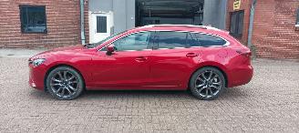 Mazda 6 2.2-diesel 175pk 4x4 Automaat Full-Led Full-Leder Memory Navi Head-up Blindspot systeem Bose-sound Climatecontrol CruiseControl radar Stoelverwarming Lichtautomaat Privacyglas keyless Entry trekhaak Parkeersensoren 19-inch mazda velgen picture 3