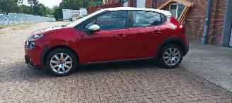 Citroën C3 c3 Edition 1.2-12v Airconditioning Stoelverwarming Lichtautomaat cruisecontrol Dab Radio elektrische buitenspiegels met verwarming Centrale vergrendeling met afstandsbediening Start-Stop systeem 16 inch velgen mistlampen Drivelane assistent Led verlichtin picture 2