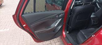 Mazda 6 Sportswagon Automatik Navi Led koplampen led achterlichten Headup Leren Sportstoelen Memory keyless Entry Blindspot Drivelane cruisecontrol met radar Stoelverwarming Lichtautomaat Regensensor Bose Soundsystem 19-inch velgen trekhaak picture 20