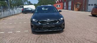 Kia Ceed Sportswagon 1.6-CRDI 136pk JBL Dab Navigatie Climatecontrol Leren Sportstoelen -Memory Elektrische-Achterklep Blindspot systeem Achteruitrijcamera Full-Led koplampen Led achterlichten picture 13
