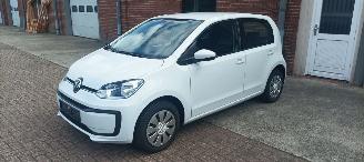 krockskadad bil auto Volkswagen Up! 1.0-Mpi 65pk Airconditioning Navigatie-Houder Cruisecontrol Bordcomputer Stoelverwarming Radio DAB Achteruitrijcamera Parkeersensoren Led dagrijverlichting Elek-Ramen Centrale vergrendeling met afstandsbediening Start-Stop systeem 2021/9