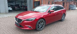 Schadeauto Mazda 6 2.2 Automatik 4x4 Leder Navi Led-Koplampen Led-Achterlichten Stoelverwarming Lichtautomaat Privacyglas keyless Entry 2015/2